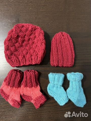 Шапочки и носочки для недоношенных деток
