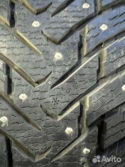 Nokian Tyres Hakkapeliitta 8 SUV 275/40 R21 107T