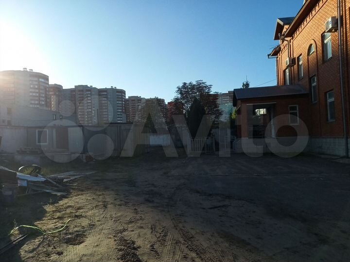 Машиноместо, > 30 м²