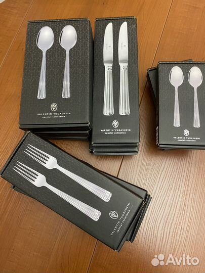 На брони Столовые приборы Валентин Юдашкин новые