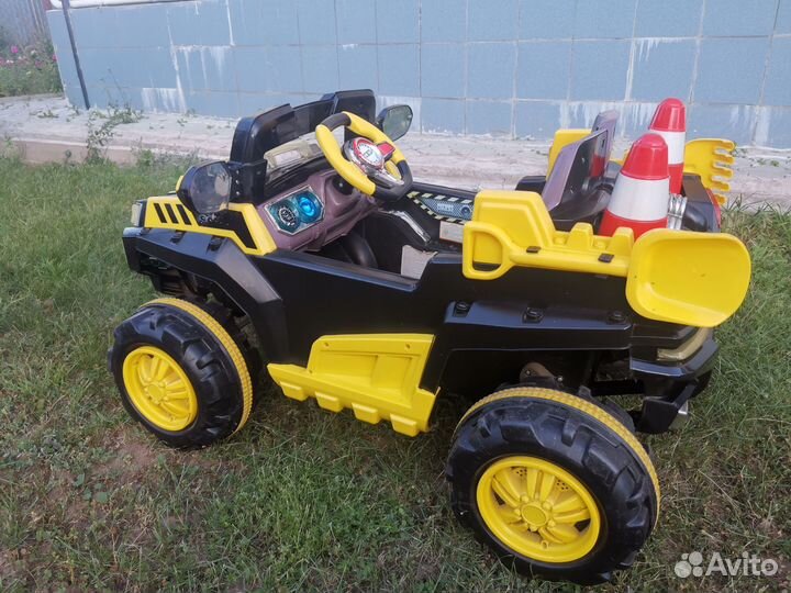 Детский электромобиль джип