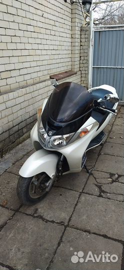 Продам максискутер сузуки скайвей 250fi