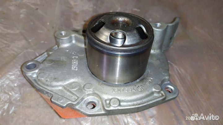 Водяной насос Рено Дастер