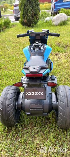 Детский трицикл на аккумуляторе