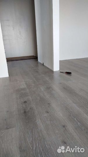 Укладка ламината, линолиума, кварцвенила