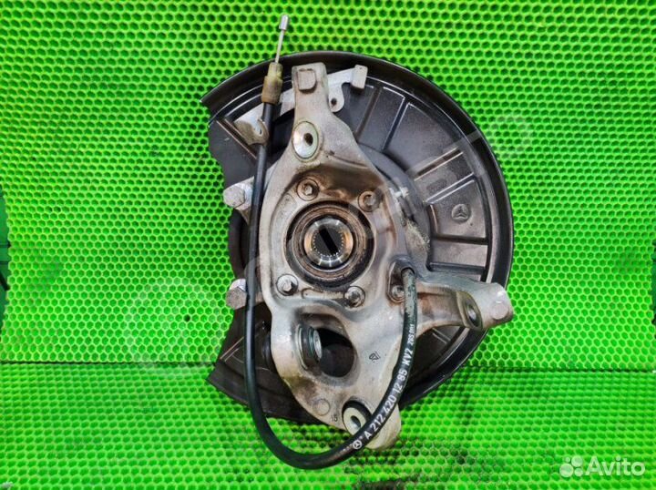 Цапфа (кулак) задняя левая Mercedes-Benz E W212