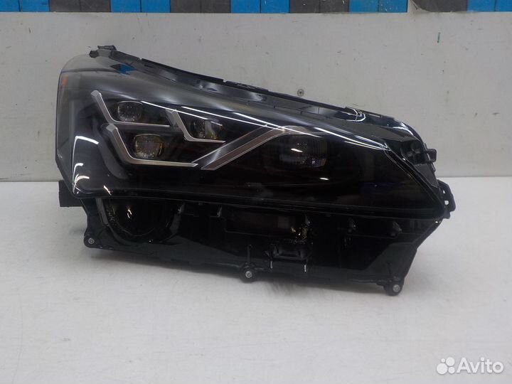 Фара правая Lexus NX200/NX200t/NX300/NX300h