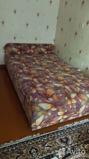 Кровать
