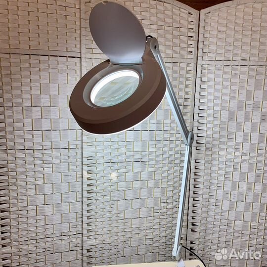 Лампа-лупа светодиодная