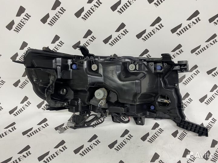 Фара левая Toyota Land Cruiser 200 2015-2021 Реста