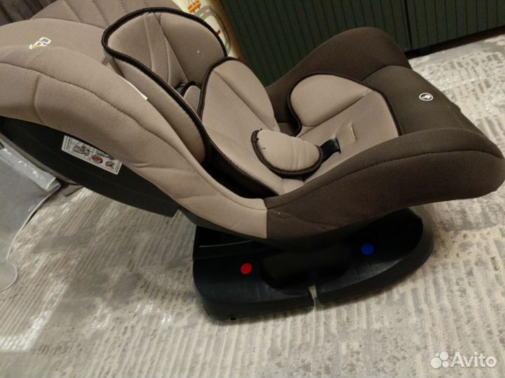 Автомобильное кресло