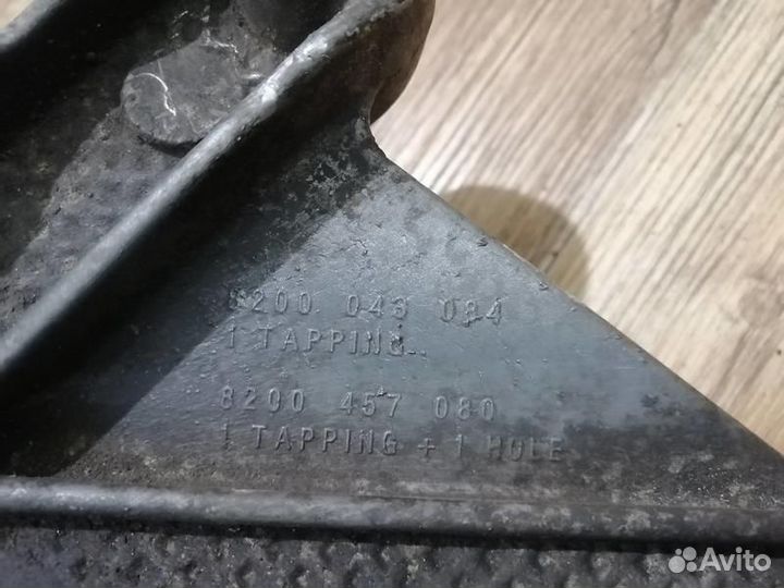 Опора, подушка кпп левая Рено Логан 1