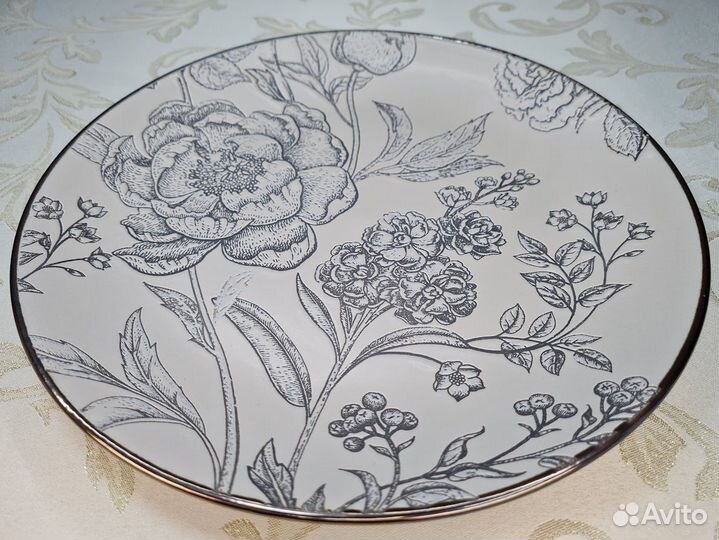 Блюдо керамическое 27,5 см с рельефным орнаментом