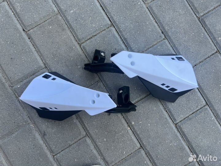 Защита рук на мотоцикл