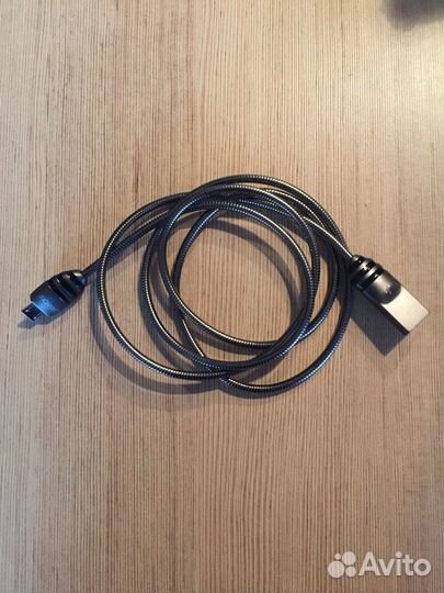 Абсолютно новый шнур для зарядки в металлической о