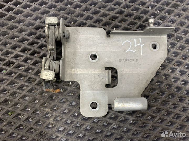 Замок капота правый Daf XF106