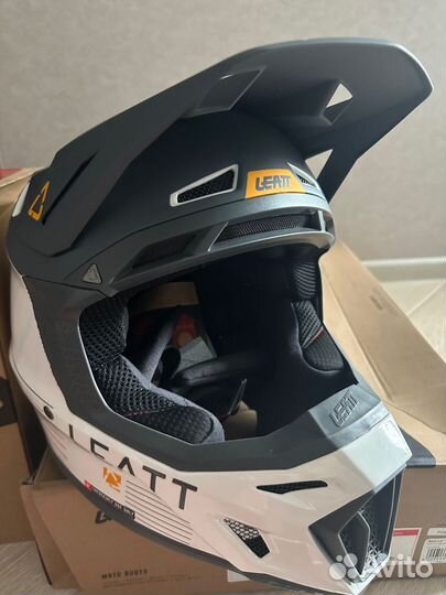 Шлем для мотокросса leatt
