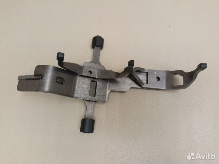 Вилка включения передачи Skoda Rapid czca 2021