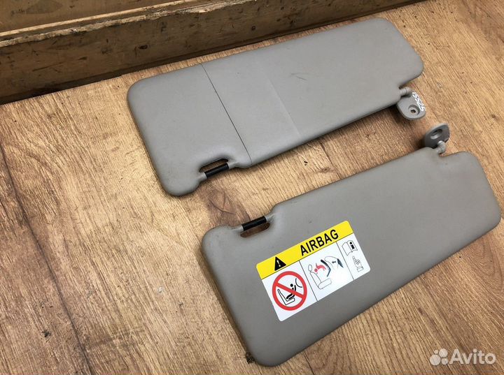 Козырек солнцезащитный (внутри) Renault Sandero 20