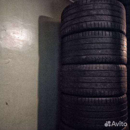 Michelin Latitude Sport 3 295/35 R21 и 265/40 R21