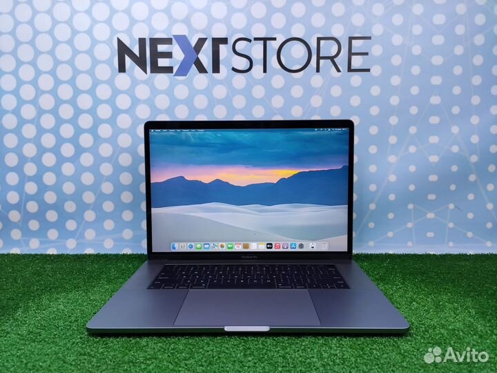 Macbook Pro 15 2017 i7 16gb 512 ssd Radeon