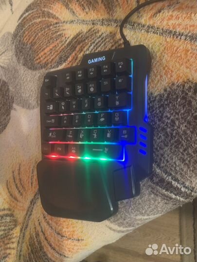 Игровая клавиатура с подсветкой