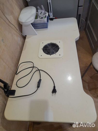 Столик для маникюра