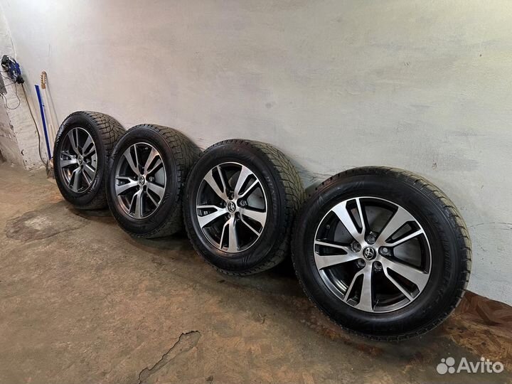 Комплект оригинальных колёс toyota RAV4 225/65/R17