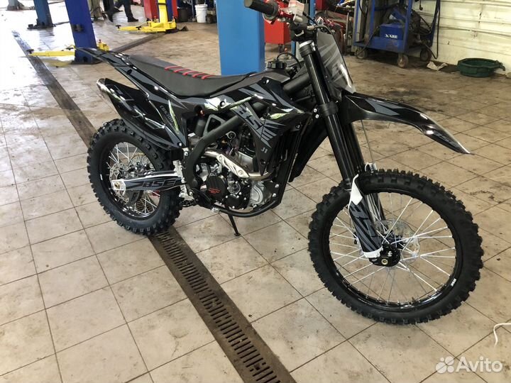 Мотоцикл bse z7