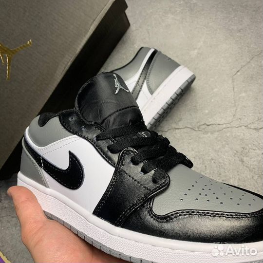 Nike Air Jordan 1 Low Shadow Toe