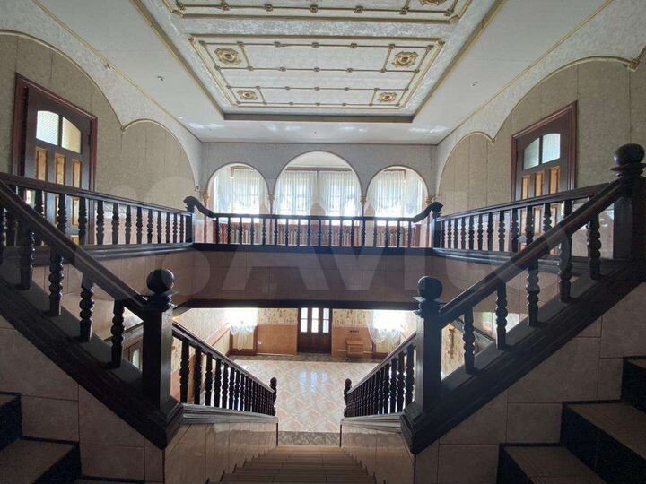 Коттедж 650 м² на участке 20 сот.