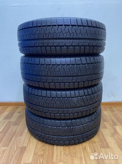 Pirelli Formula Ice FR 225/60 R17