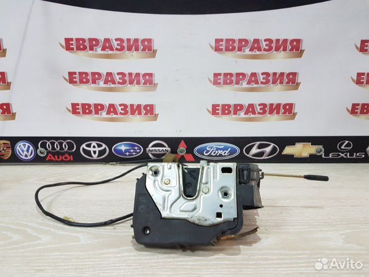 Замок двери передний правый Mercedes-Benz C-Class