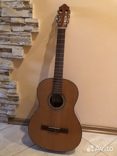 Акустическая гитара