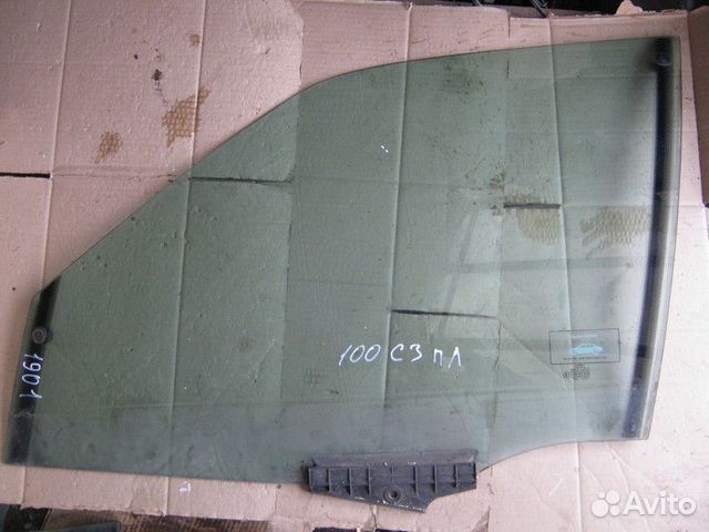 Стекло передней левой двери Audi 100 С3