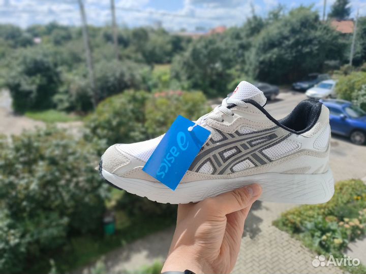 Кроссовки asics новые размеры от 40 до 45