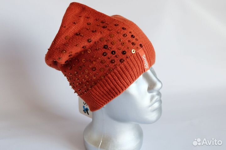 Шапка с пайетками 