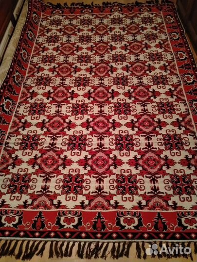 Палас шерстяной