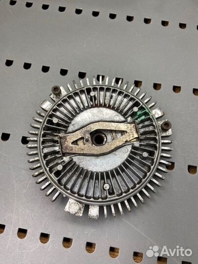 Вискомуфта Mercedes-Benz W124 M103 3.0 1986