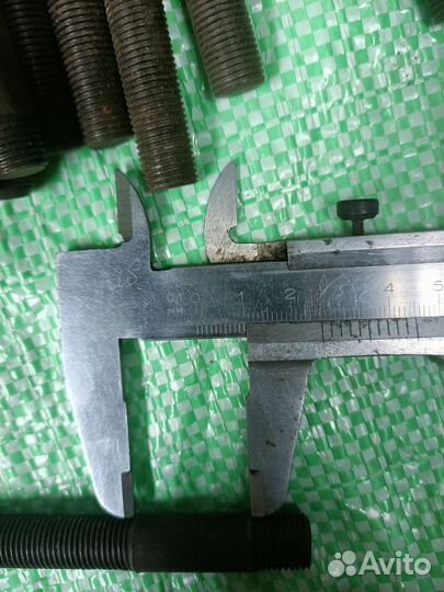 Колесные шпильки