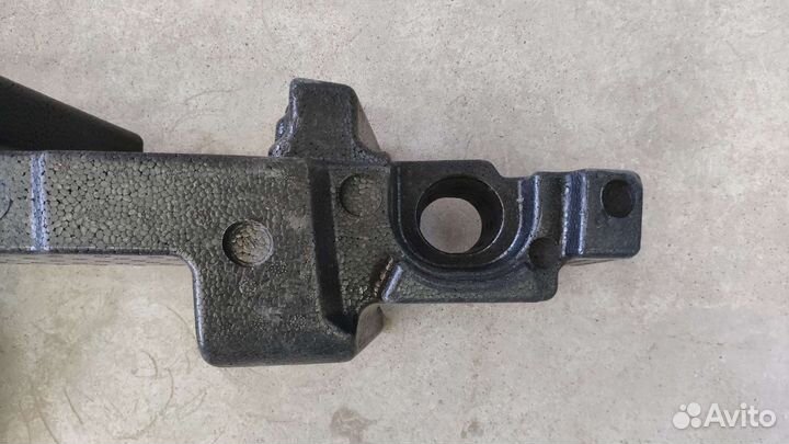 Абсорбер переднего бампера Nissan Almera G15