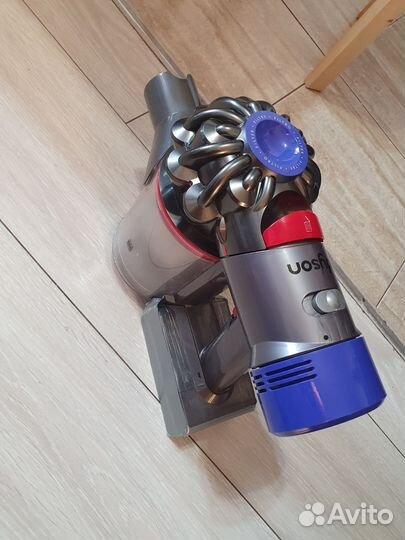 Пылесос Dyson V8