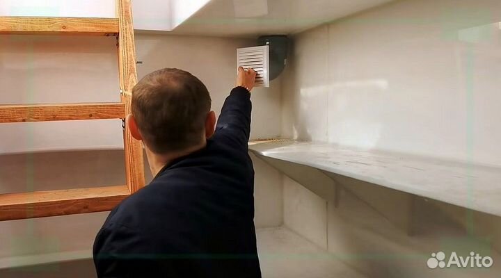Пластиковый погреб с установкой