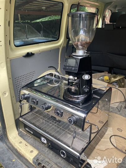 Simonelli Кофемашина с кофемолкой в аренду