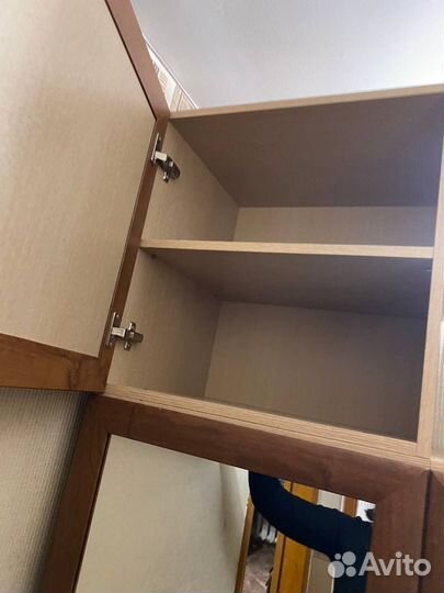 Шкаф в прихожую с зеркалом