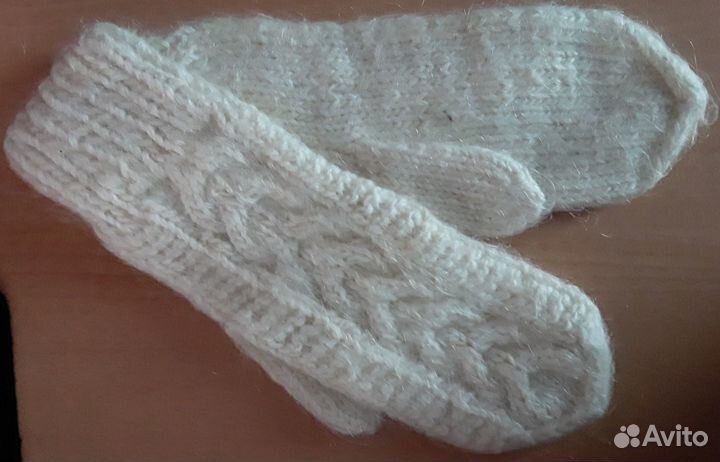 Варежки шерстяные белые