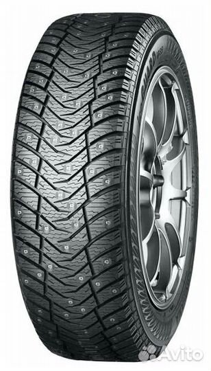 Yokohama IceGuard Stud IG65 215/60 R17
