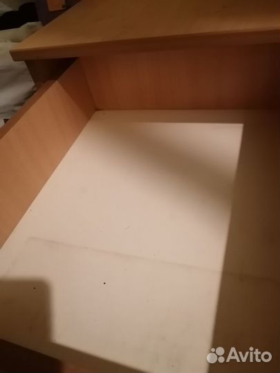 Тумба офисная с ящиками на колесах