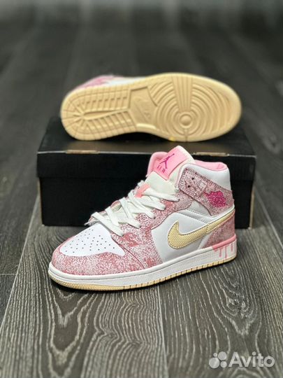 Кроссовки женские nike air jordan 1