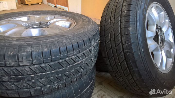 Продам комплект всесезонных колес на литых дисках